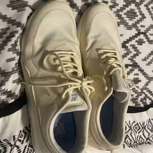 Gently used - Nikes Women Air Max Thea - Size 10